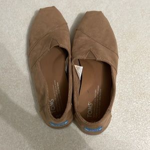 Brown Toms Shoes- Size 6